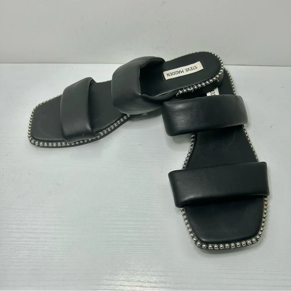 Steve Madden Frita Black Puff Strap Metal Stud Flat Slide Sandals Size 10